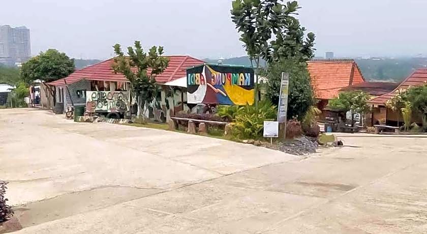 Kampung Abdi Resort Syariah Mitra RedDoorz