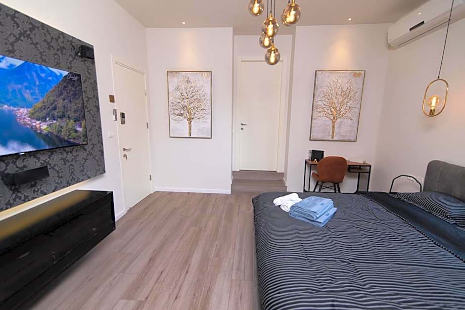 King's bed - Stay Royal and Stylish Bahai's Garden