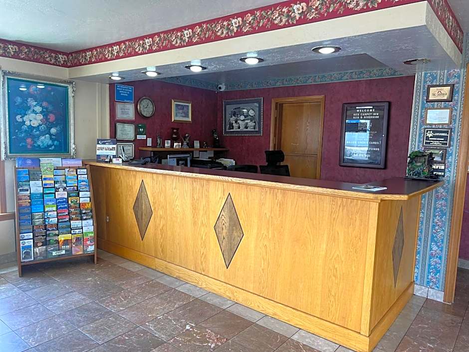 Red Carpet Inn Medford