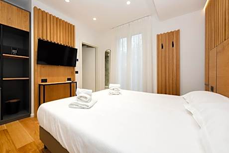 Superior Queen Room with Patio and Garden View - Non-Smoking