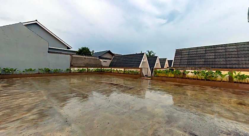 RedDoorz Syariah Plus near Sukabumi Station