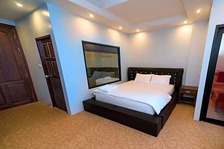 Deluxe Double Room with Bath