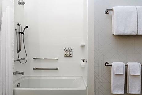 Deluxe King Room - Hearing Accessible