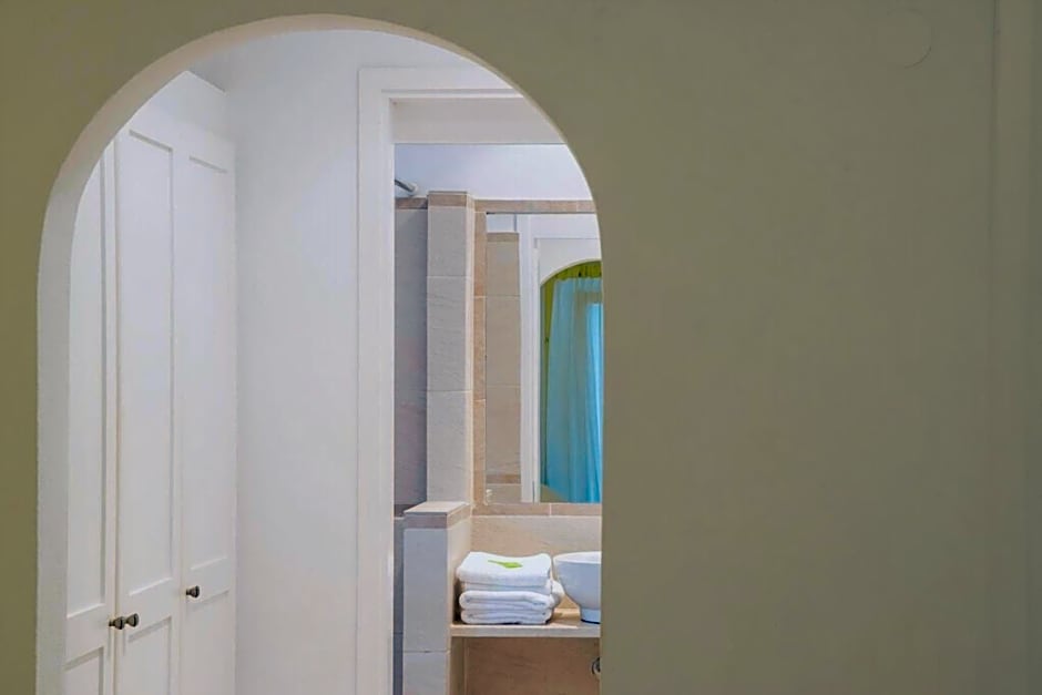 Skiathos Luxury Villa 2 Bedroom Villa Dyo Vromolimnos