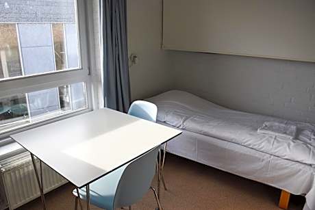 Double Room (free admission to pool area during stay)