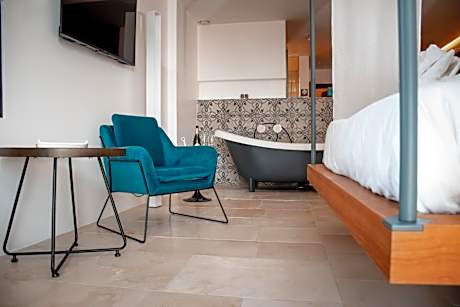 Queen Suite with Sea View