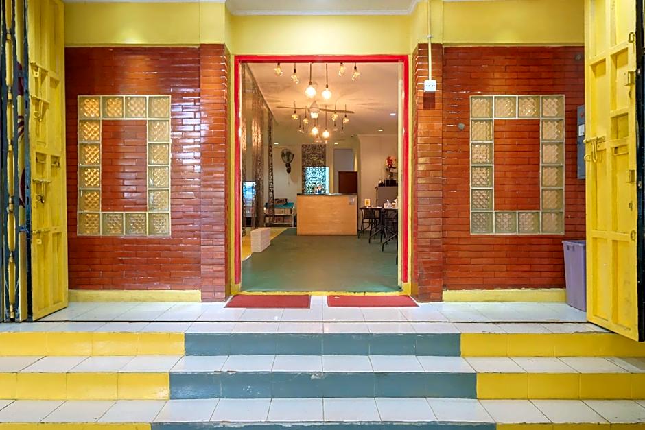 RedDoorz @ Taman Galaxy Bekasi