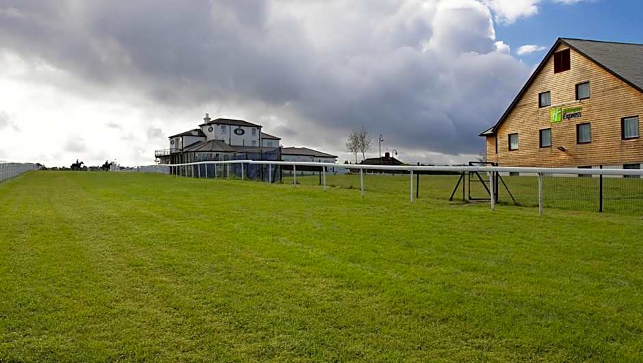 Holiday Inn Express London - Epsom Downs By IHG