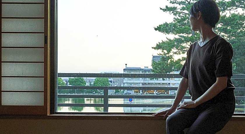 Sarusawaike Yoshidaya