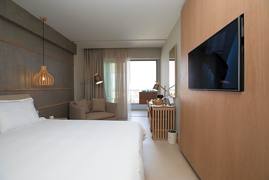 Ikones Seafront Luxury Suites