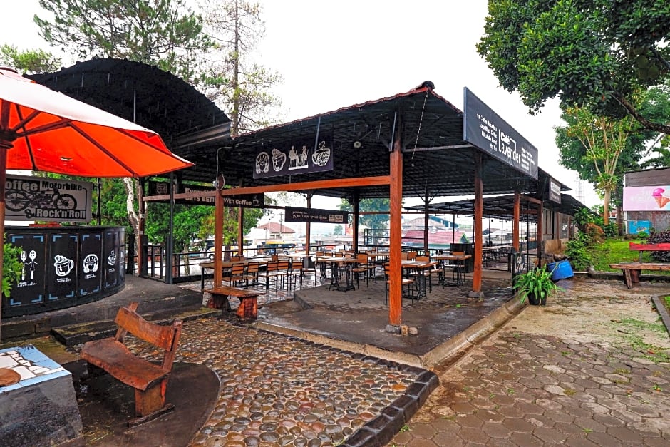 OYO 1808 New Bandungan Indah