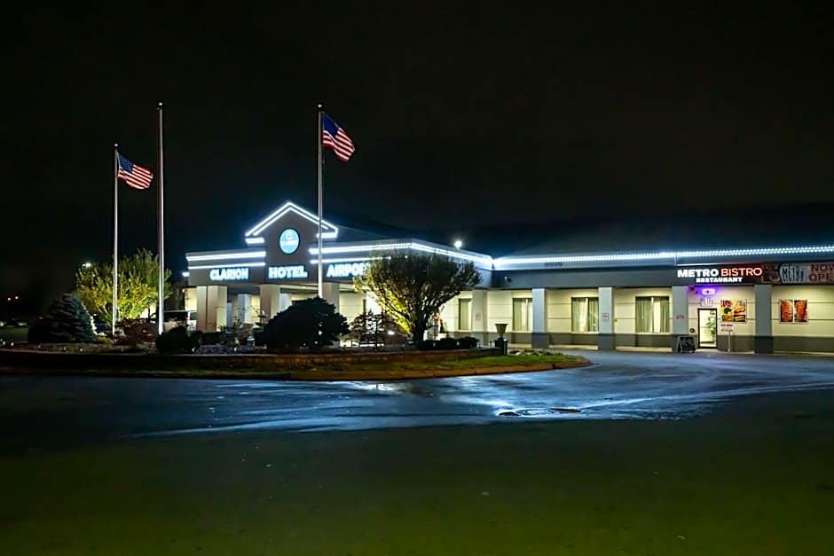 Clarion Hotel Detroit Metro Airport