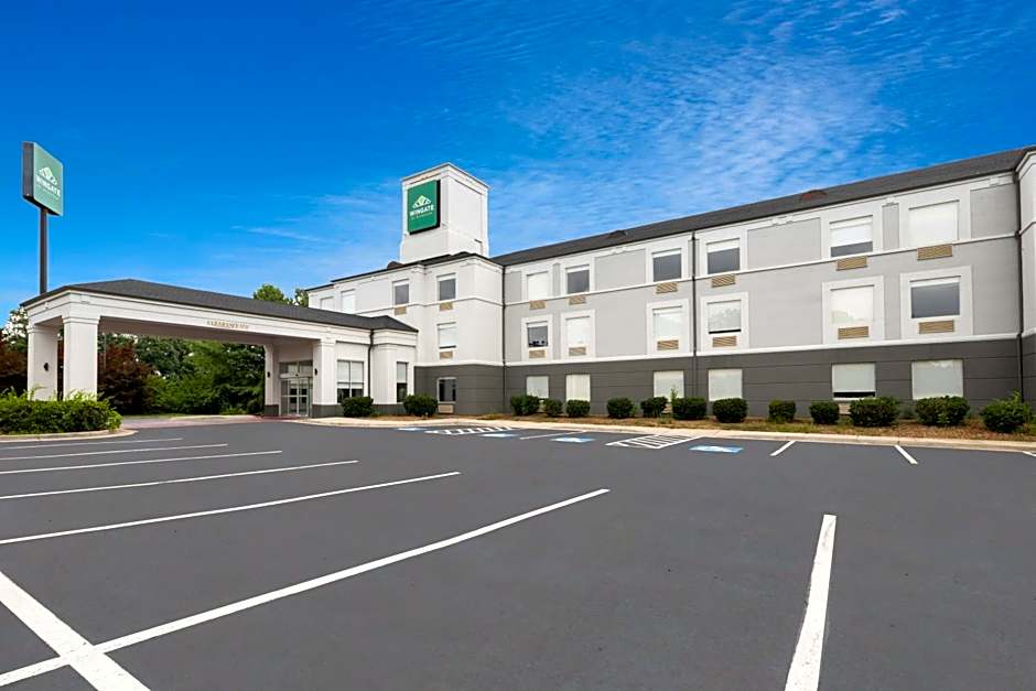 Wingate by Wyndham Dublin Near Claytor Lake State Park