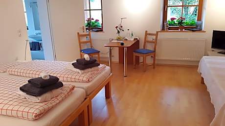 Dreibettzimmer-Superior-Eigenes Badezimmer-Gartenblick