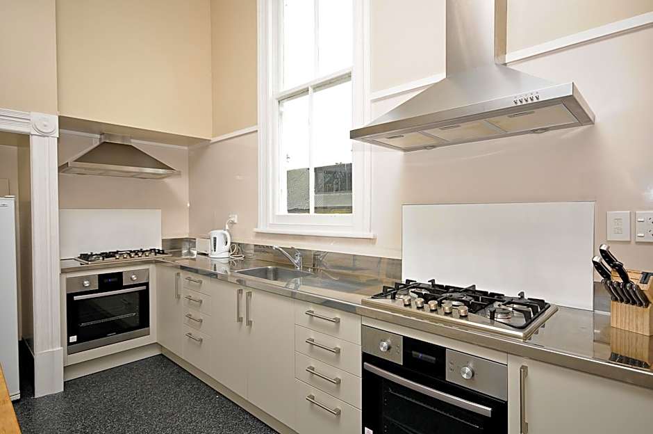 Valmai House & Motel Cambridge