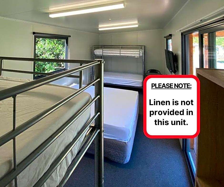 Sapphire Springs Holiday Park and Thermal Pools