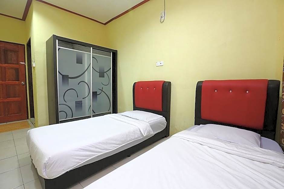 OYO 89819 Raz Hotel Kelulut