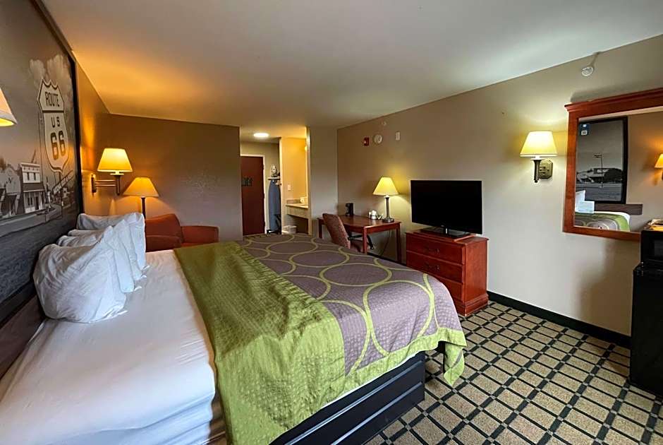 Super 8 by Wyndham Rolla