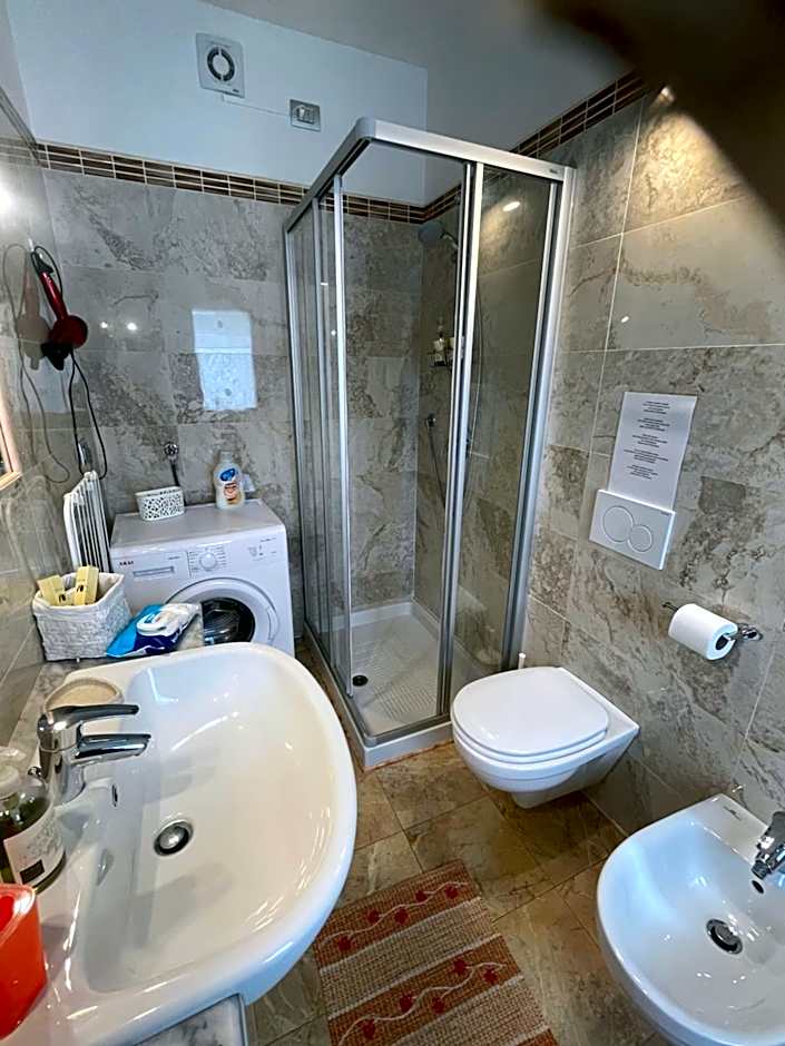 Hotel Diffuso Il Portichetto sulla collina a Vezio Perledo