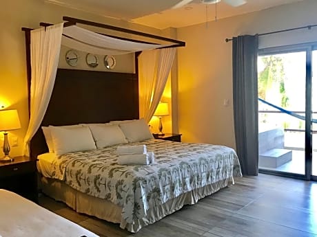 King Suite with Hot Tub and Terrace Ocean View