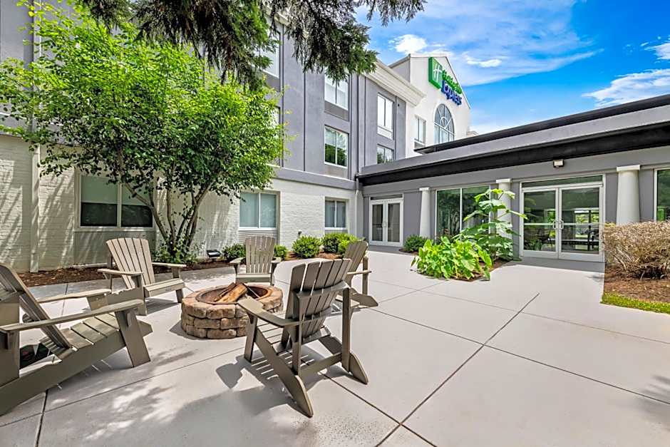 Holiday Inn Express & Suites Sylva - Western Carolina Area By IHG