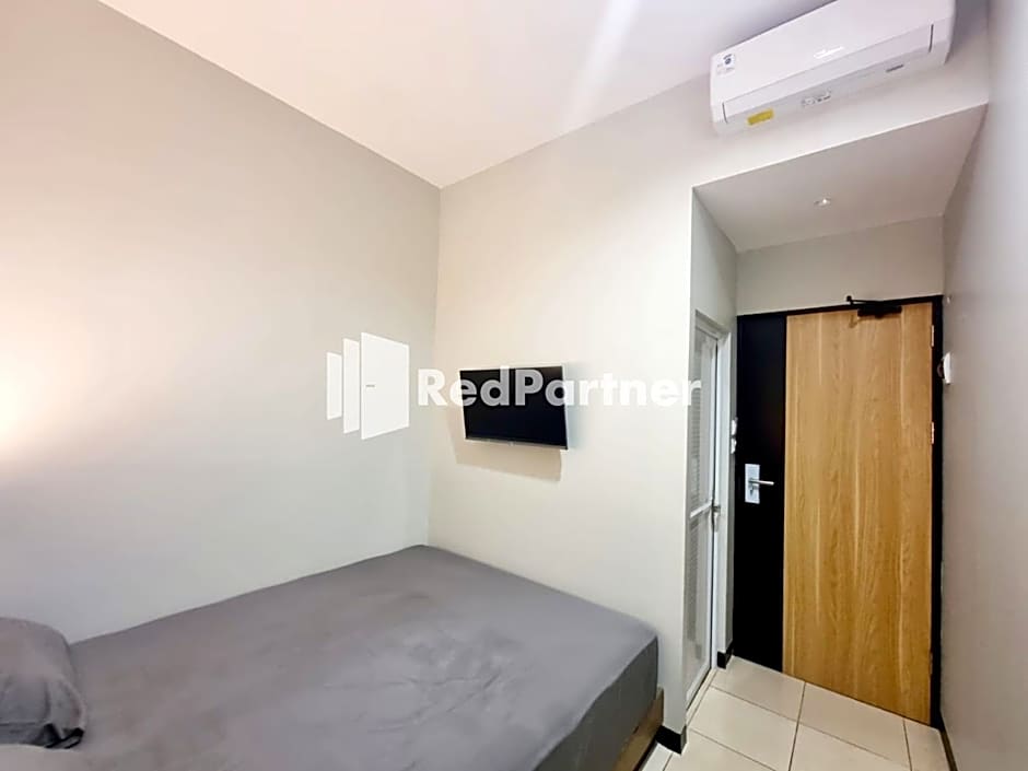 Pandawa Guest House At Ngaliyan Square Mitra RedDoorz