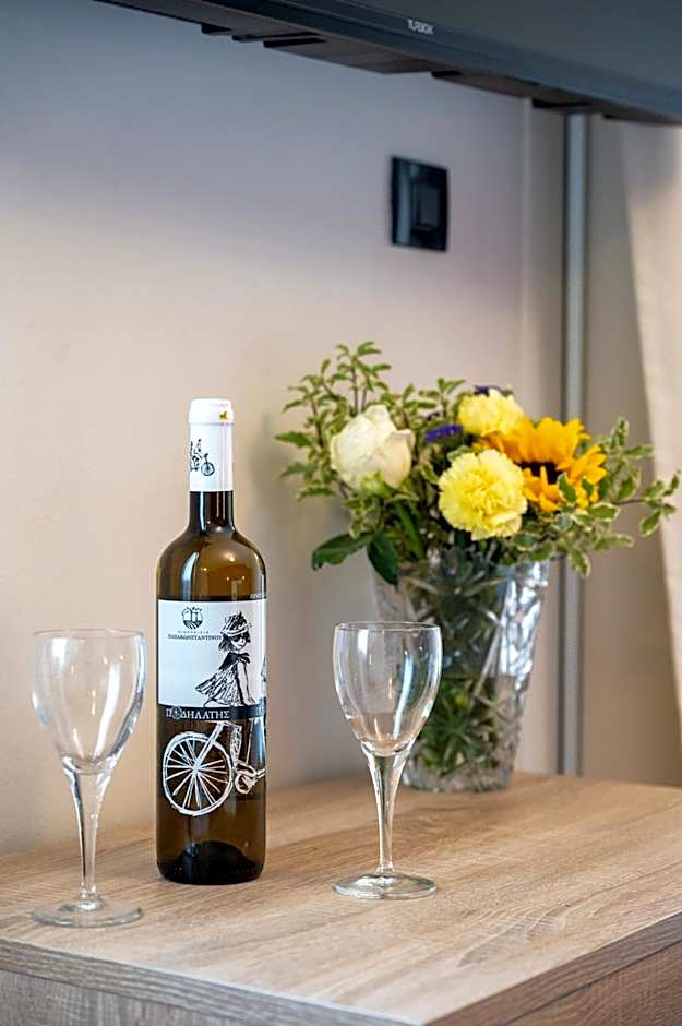 Sonia Hotel & Suites - Adults Only