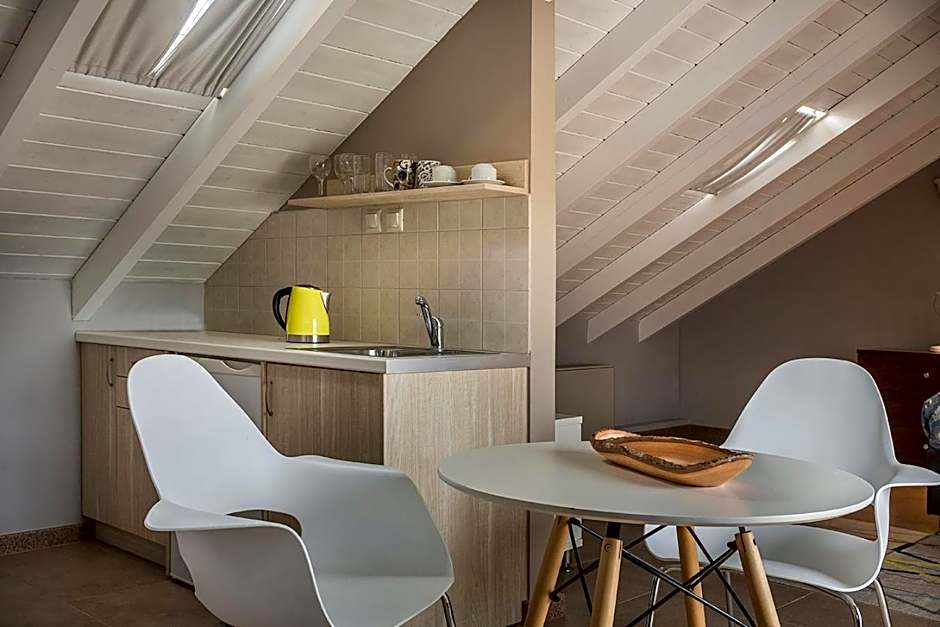 Balhambra Suites - Adults Only