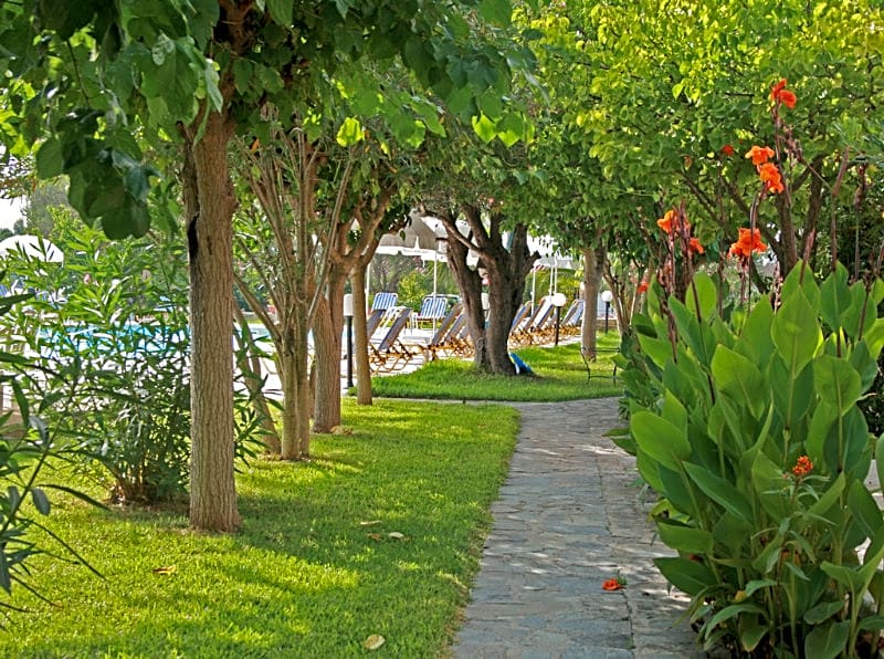 Pythos Studios & Appartments