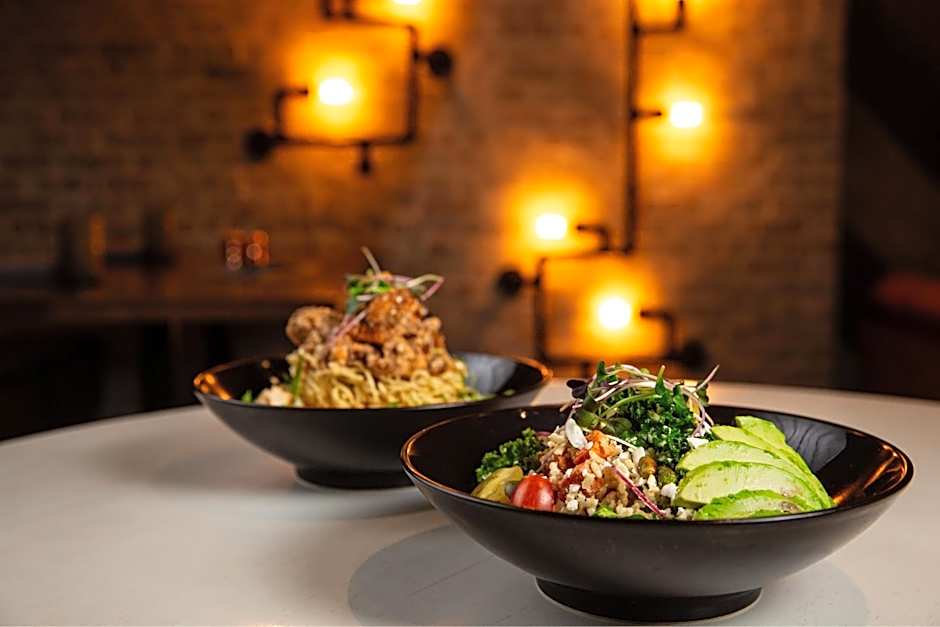 Delta Hotels by Marriott Edmonton Centre Suites