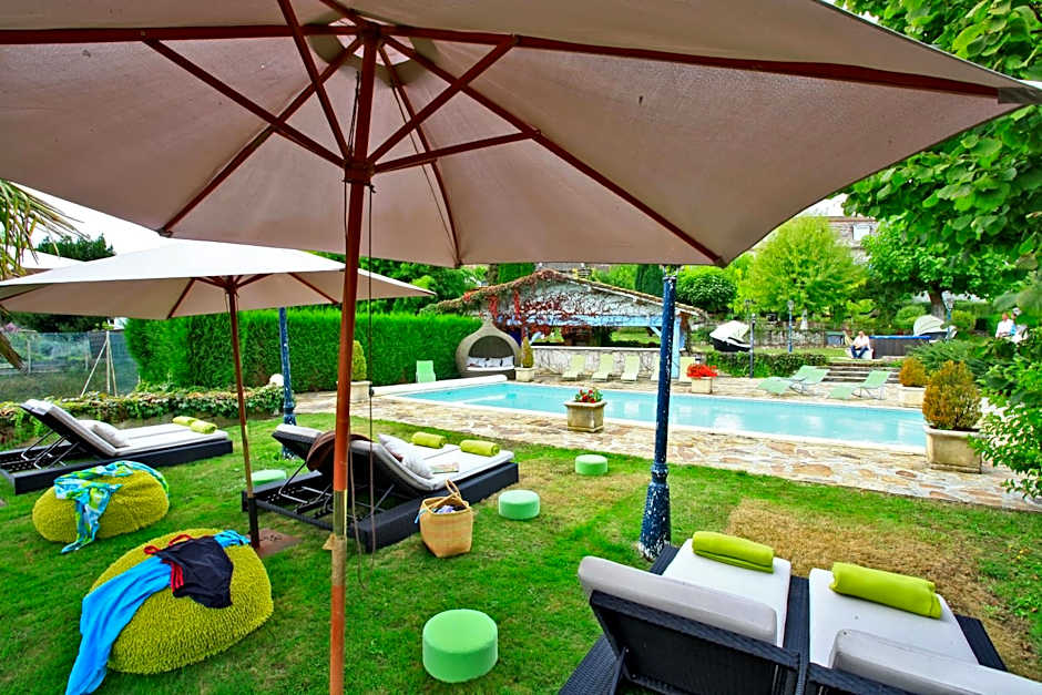 Logis Hôtel Hostellerie Saint-Jacques