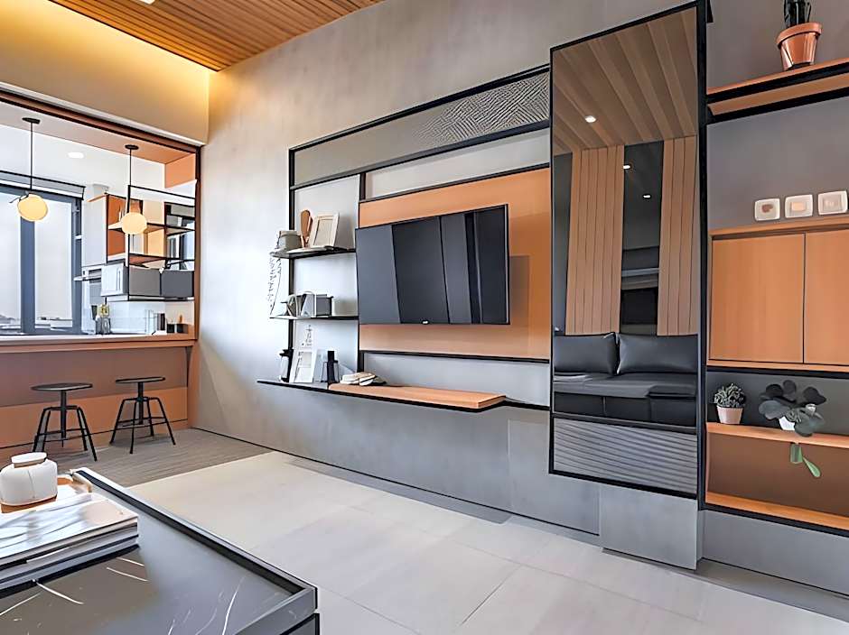 LOA LIVING Solo Baru