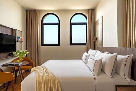 The Artist Junior Suite with Terrace and Urban Views