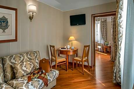 Family Room (2 Adults + 1 Child)