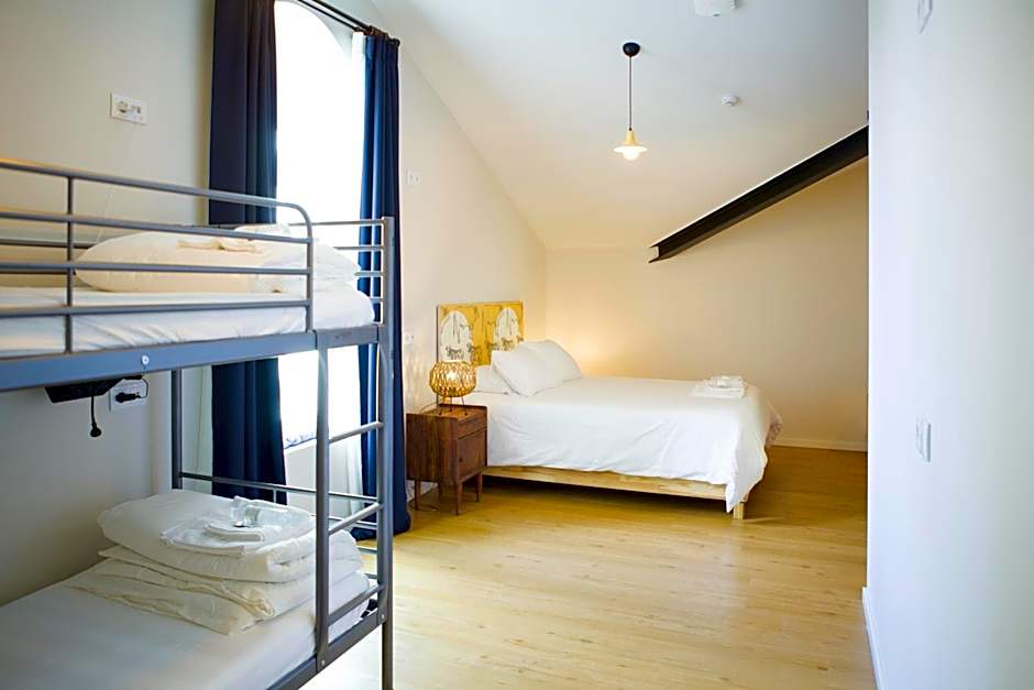 THE HOLY COW - Hostel & Suites