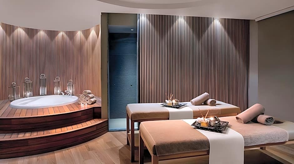 Nature hotel - Luong The Vinh