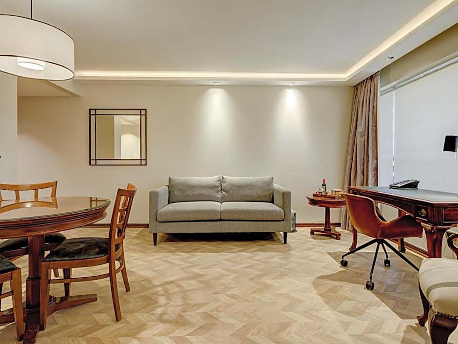 Plaza El Bosque Ebro