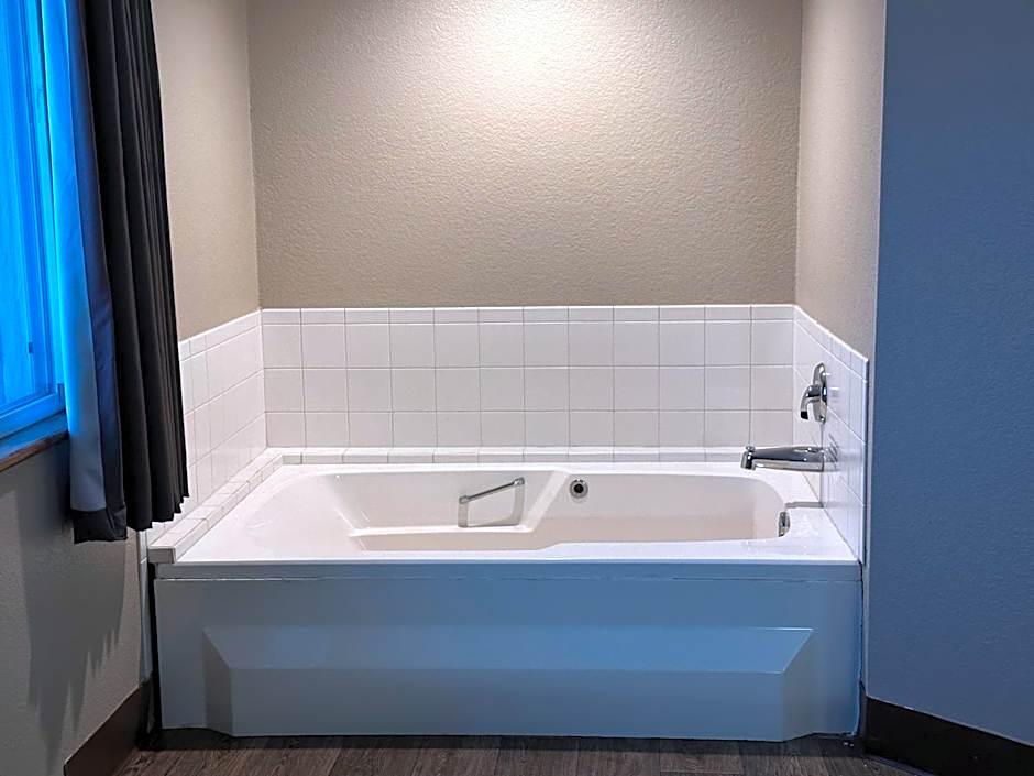 Baymont Inn & Suites by Wyndham Lincoln NE