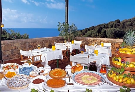 Hotel Club Baia Delle Ginestre - Alojamientos en CERDEÑA