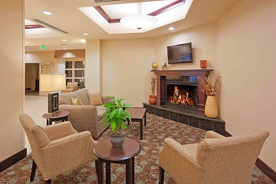 Holiday Inn Express & Suites Clovis Fresno Area By IHG