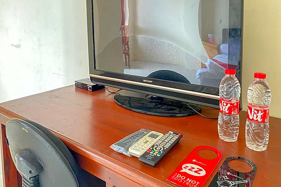 RedDoorz near Universitas Merdeka Malang 2