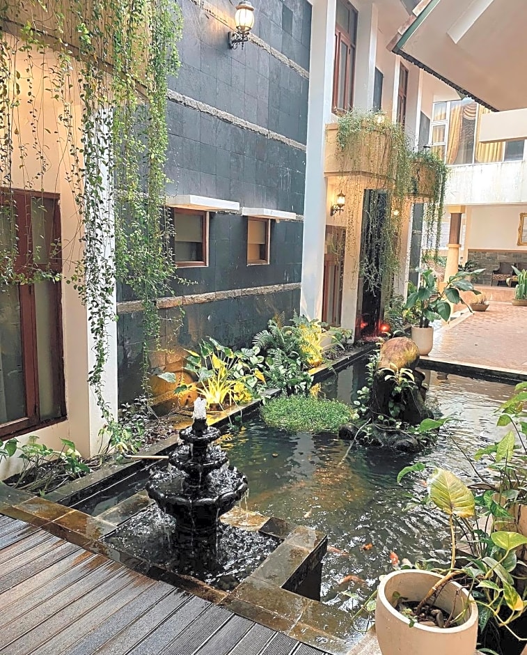 Hotel Grand Situ Buleud