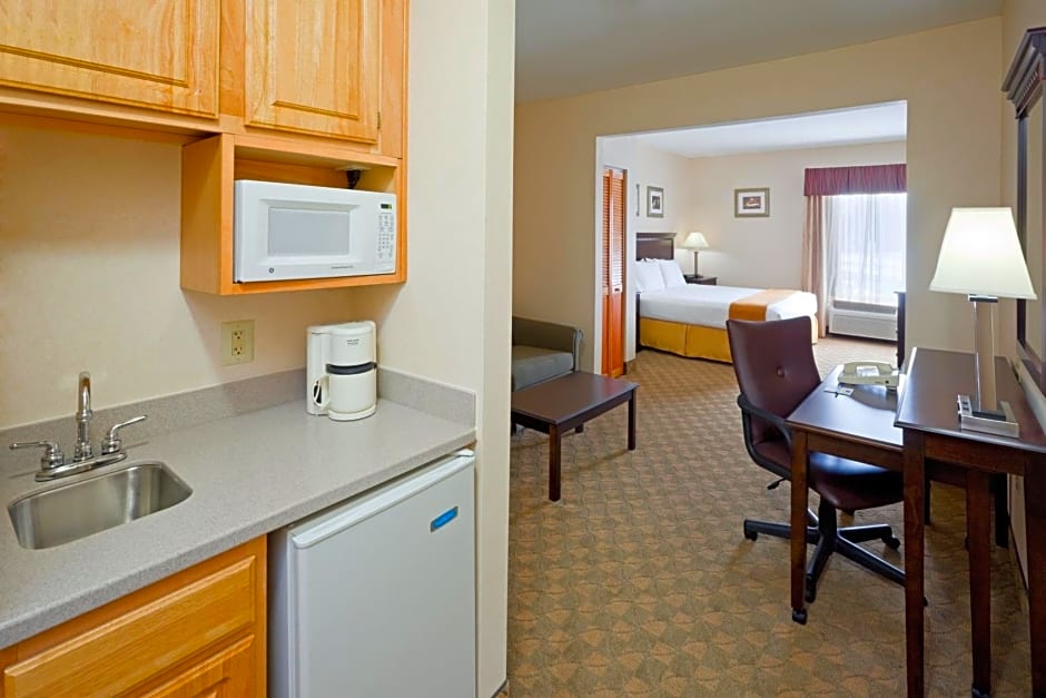 Holiday Inn Express Carneys Point New Jersey Turnpike Exit 1, an IHG Hotel