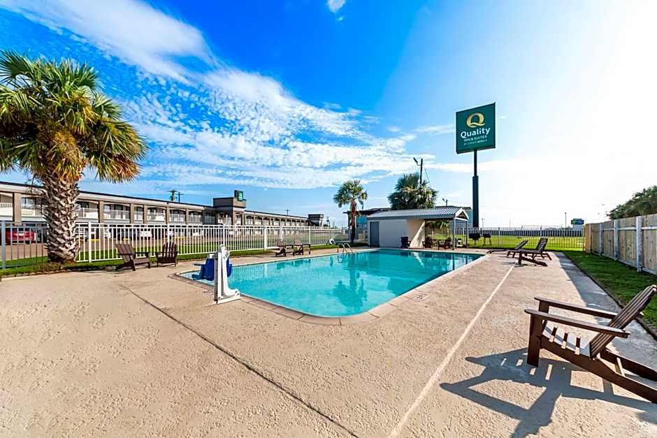 Quality Inn & Suites Port Lavaca near Lighthouse Beach