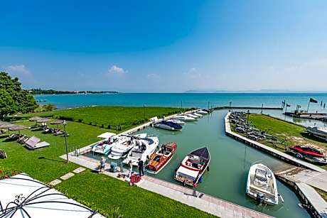 Yachting Hotel Mistral