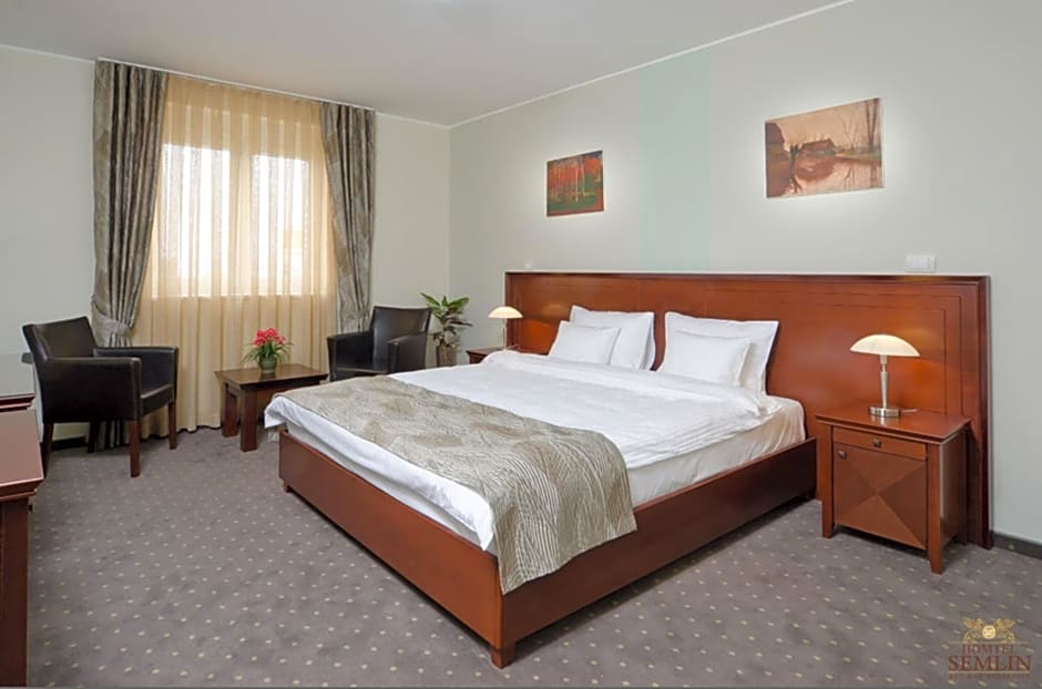 Garni Hotel Semlin B&B