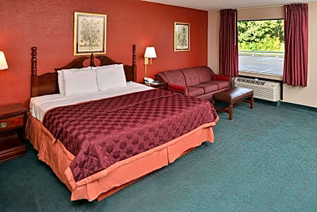 1 King Bed Non-Smoking
