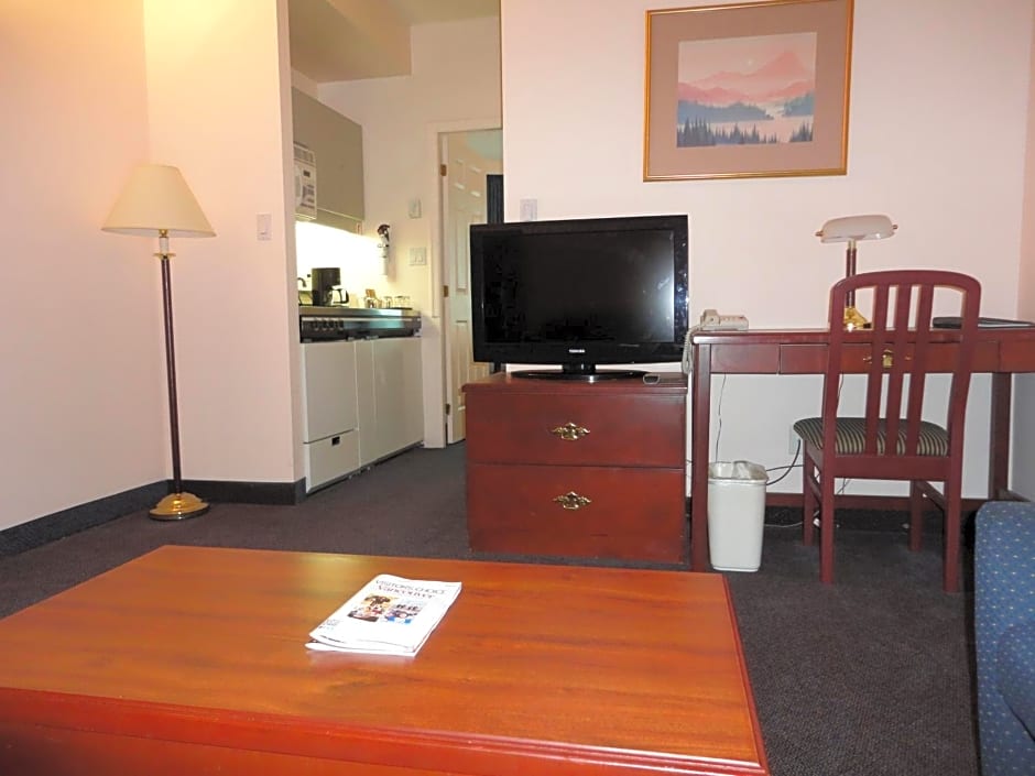 Rosedale on Robson Suite Hotel