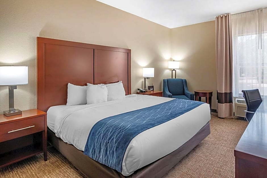 Comfort Inn & Suites Junction City - near Fort Riley