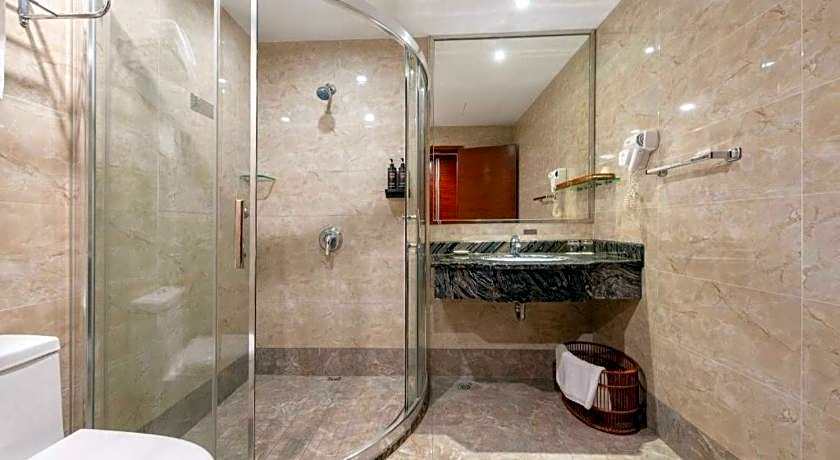 Carrianna Hotel